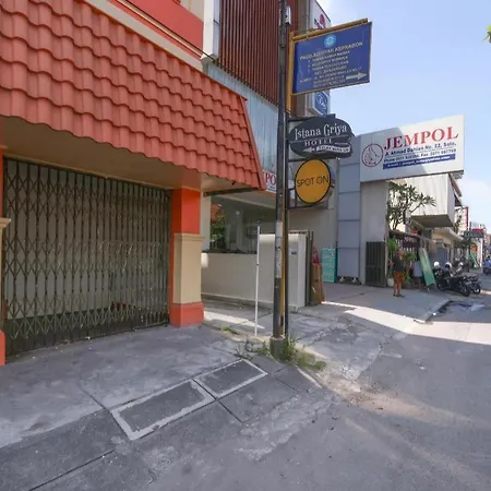 Spot On 90272 Istana Griya 1 Hotel-3