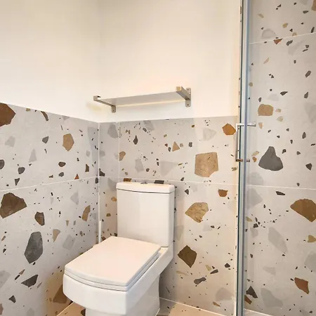 Morden Stratford Studio 4-2