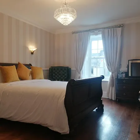 Sweeney'S Hotel 2020 Limited-3