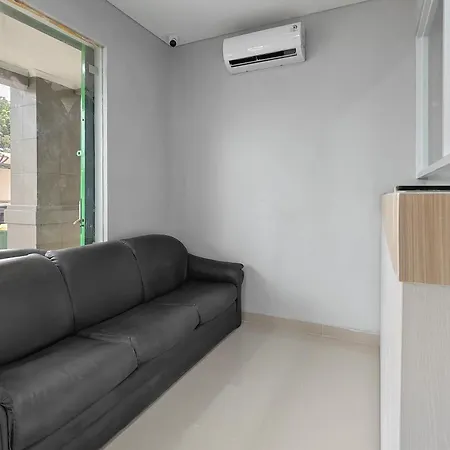 Urbanview Green Lake Sunter Residence-3