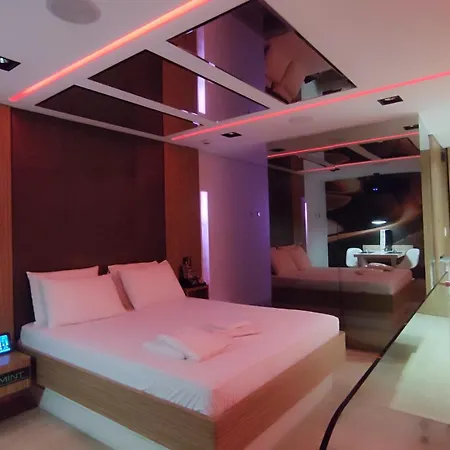 Mint Motel-3