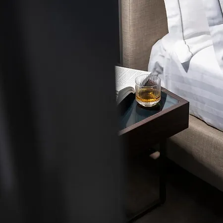 Hotel 77 Seventy-Seven Luxury Suites - Maison D'Art Collection-2
