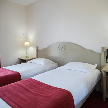 Brit Hotel Du Perche-2