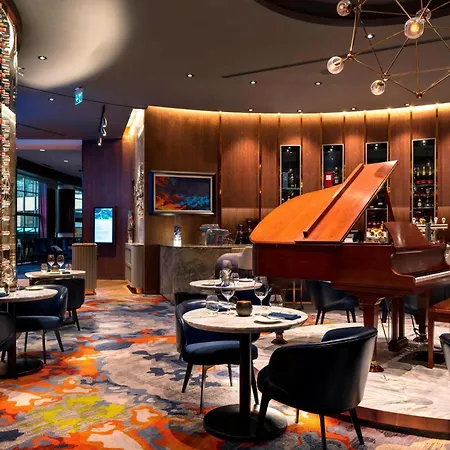 Delta Hotels By Marriott Burnaby Conference Centre-2