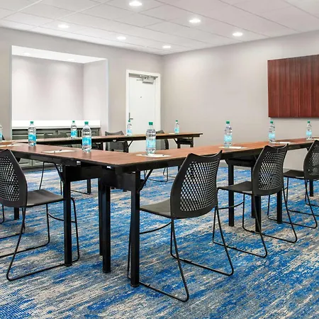 Hampton Inn & Suites Brookings-3
