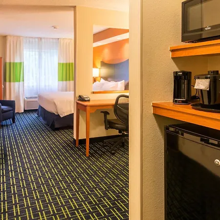 Fairfield Inn & Suites Canton-2