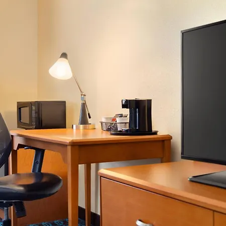 Fairfield Inn & Suites By Marriott Toledo Maumee-3