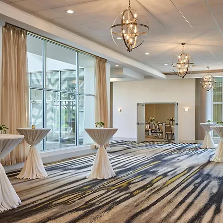 Delta Hotels By Marriott Chicago Willowbrook-3