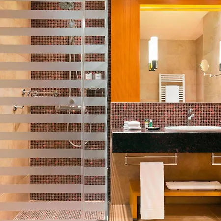 Four Points By Sheraton Kecskemet Hotel And Conference Center-2