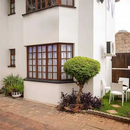 Sleepers Villa Guesthouse-3