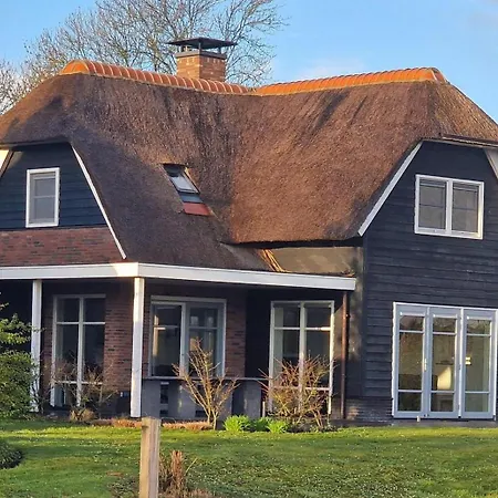 Waterresort Bodelaeke Giethoorn-3