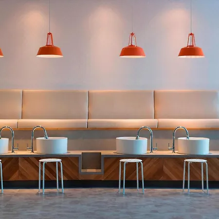 Courtyard By Marriott Calgary South-2