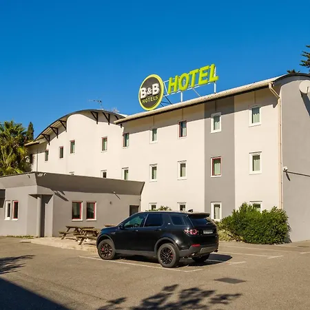 B&B HOTEL Villeneuve Loubet Plage-3
