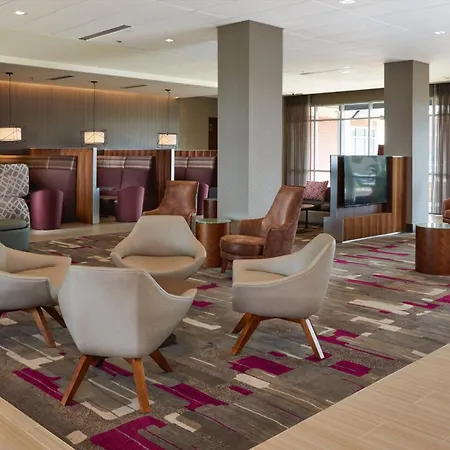 Courtyard By Marriott Rome-3