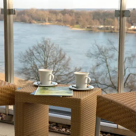 Courtyard By Marriott Wolfsburg-3