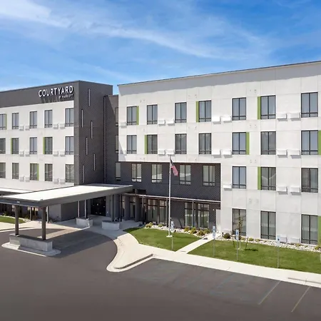 Courtyard By Marriott Fargo-3