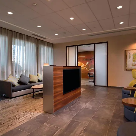 Courtyard By Marriott Atlanta Alpharetta/Avalon Area-2