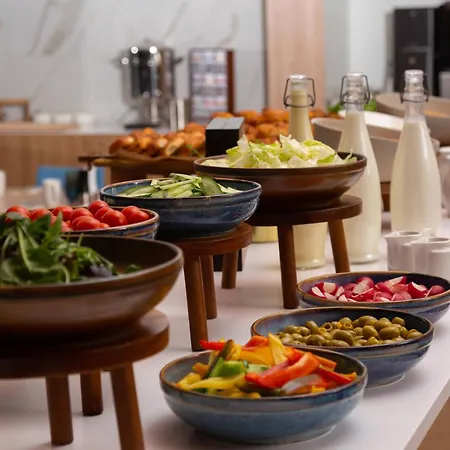 Courtyard By Marriott Bucharest Floreasca-3