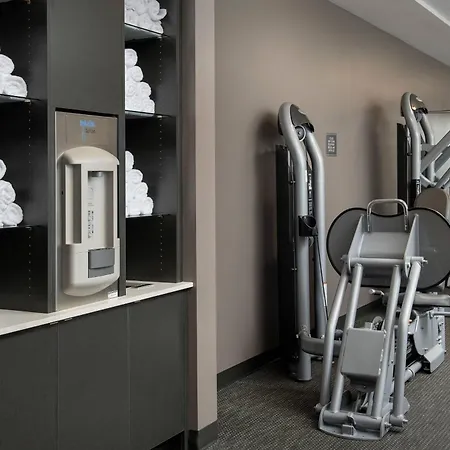 Courtyard By Marriott Portland East-3