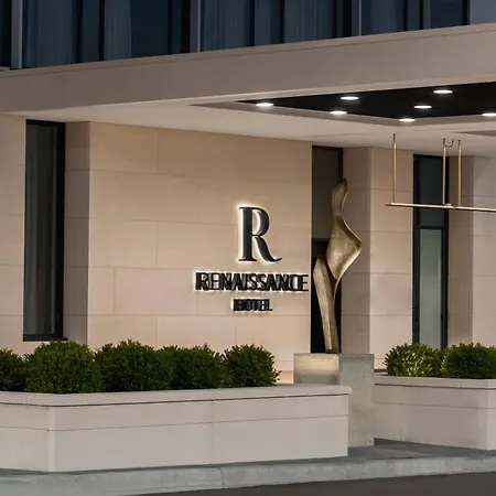 Renaissance Milwaukee West Hotel-3