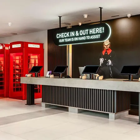 Radisson Red London Heathrow-2