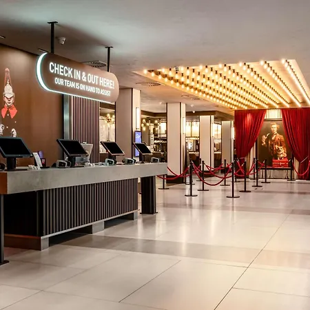 Radisson Red London Heathrow-3