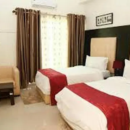 Hampton Towers Spa - Guest Room-2