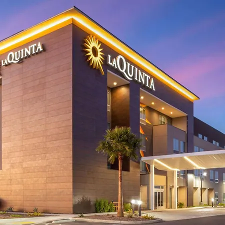 La Quinta Inn & Suites By Wyndham Yuma-3