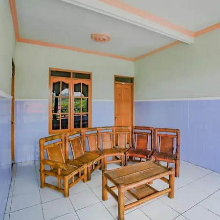 Spot On 90100 Hotel Kediri Bandungan-3