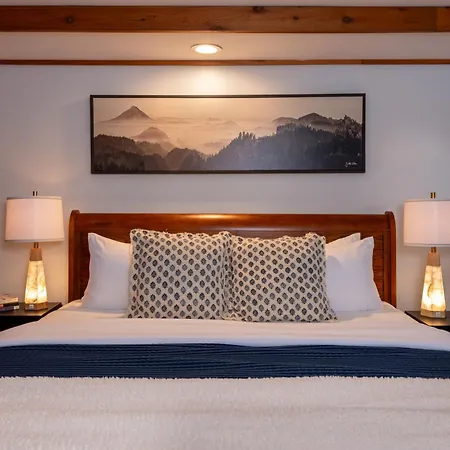 Tucker Hill Lodge-3