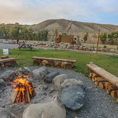 Chinook Winds Lodge-2
