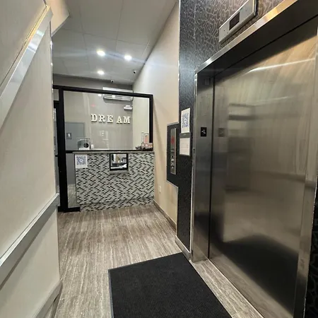 Dream Hotel Bronx-3