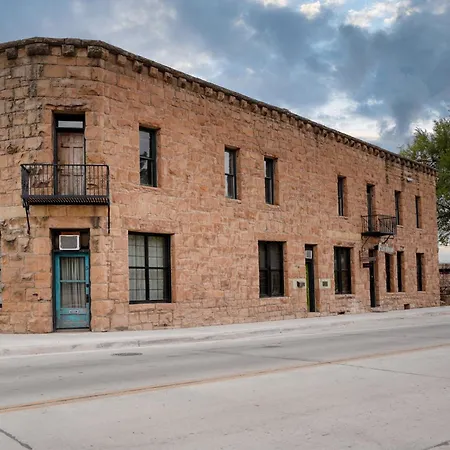 Flatiron Suite 204 - Historic Sandstone Hotel-3