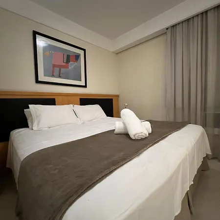 Flat Biena Ibirapuera Uh202-3