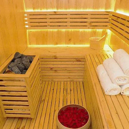 Golden Lotus Luxury Hotel Danang - Complimentary Daily Afternoon Tea-3