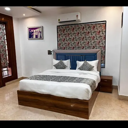 Hotel Rajmahal Suits-2