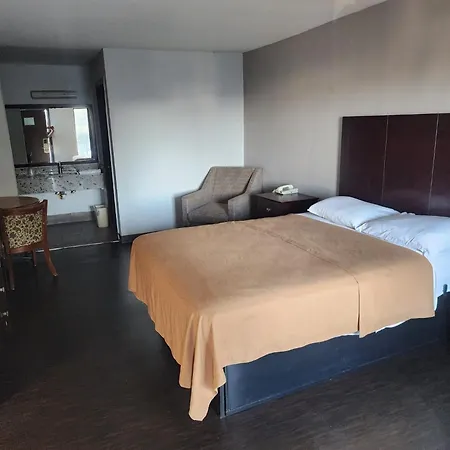 Deluxe Inn Augusta-3