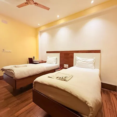 Shivam Hotel Varanasi - Near Kashi Vishwanath Temple With Parking And Lift-3