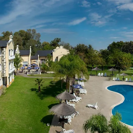 Howard Johnson Pilar Resort Spa & Convention Center-2