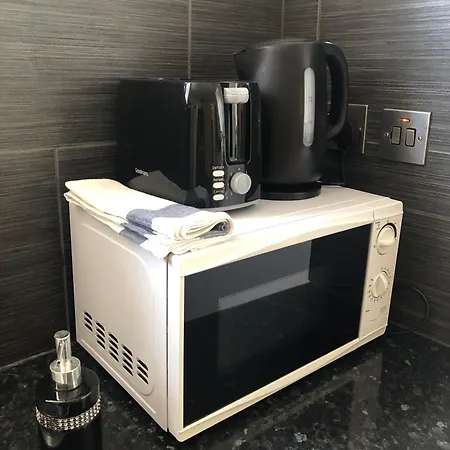 Apple House Guesthouse Heathrow Airport-2
