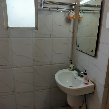 Hotel Global Inn -1 Km From Railway Station - Lift Food And Free Parking-3