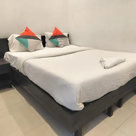 Hotel Global Inn -1 Km From Railway Station - Lift Food And Free Parking-2