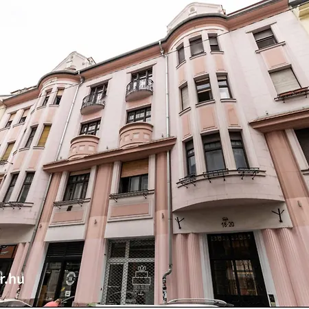 Marton'S Dessewffy Apartments-3