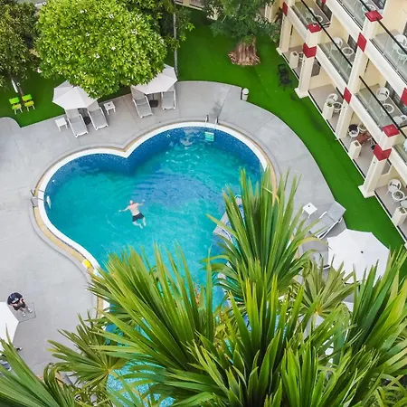 Mermaid Beach Resort - 100M To Beach, Saltwater Pool & Beergarden-3