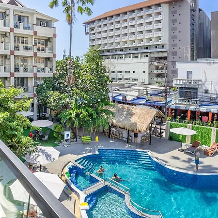 Mermaid Beach Resort - 100M To Beach, Saltwater Pool & Beergarden-3