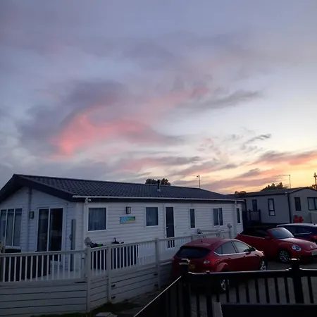 2 Bedroom Mini Lodge Caravan At Coopers Beach Holiday Park-2