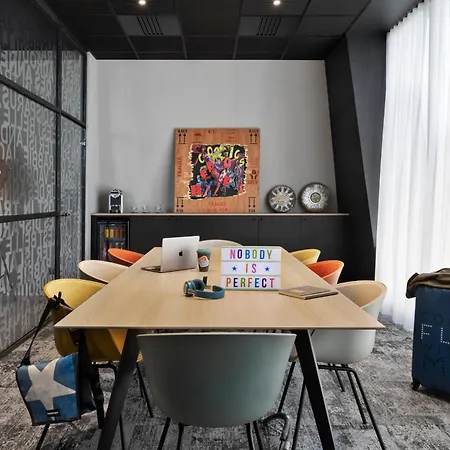 Moxy Lyon Airport-2