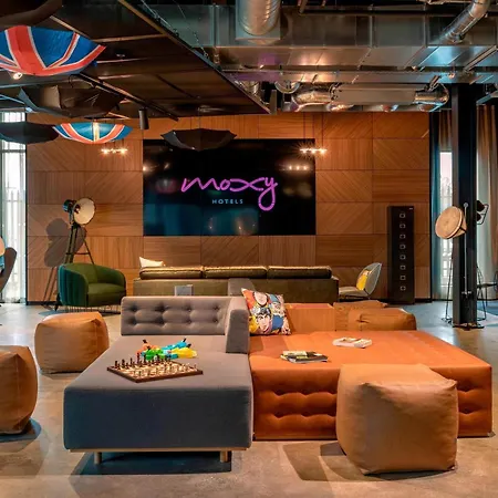 Moxy London Heathrow Airport-3