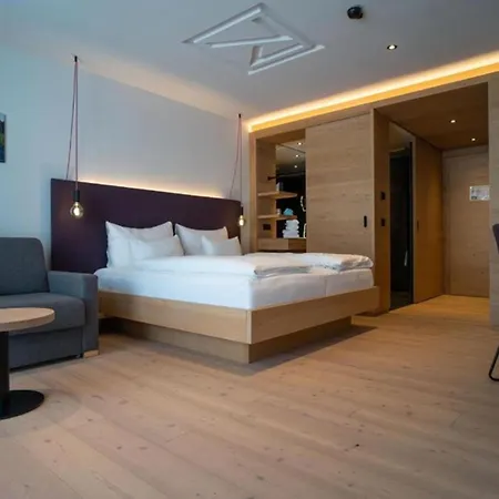 Wellness Und Brunch Hotel Morgenzeit Beheizter Naturteich Genuss Fruehstueck Bis 13 Uhr Hochkoenig Sommercard-2
