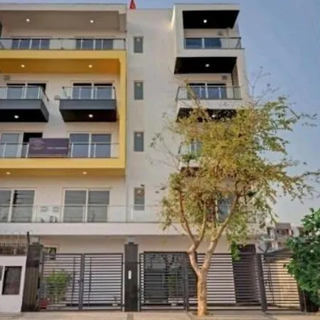 Tipsyy Inn Suites 007-3
